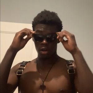 Meet your Posher, Larsen